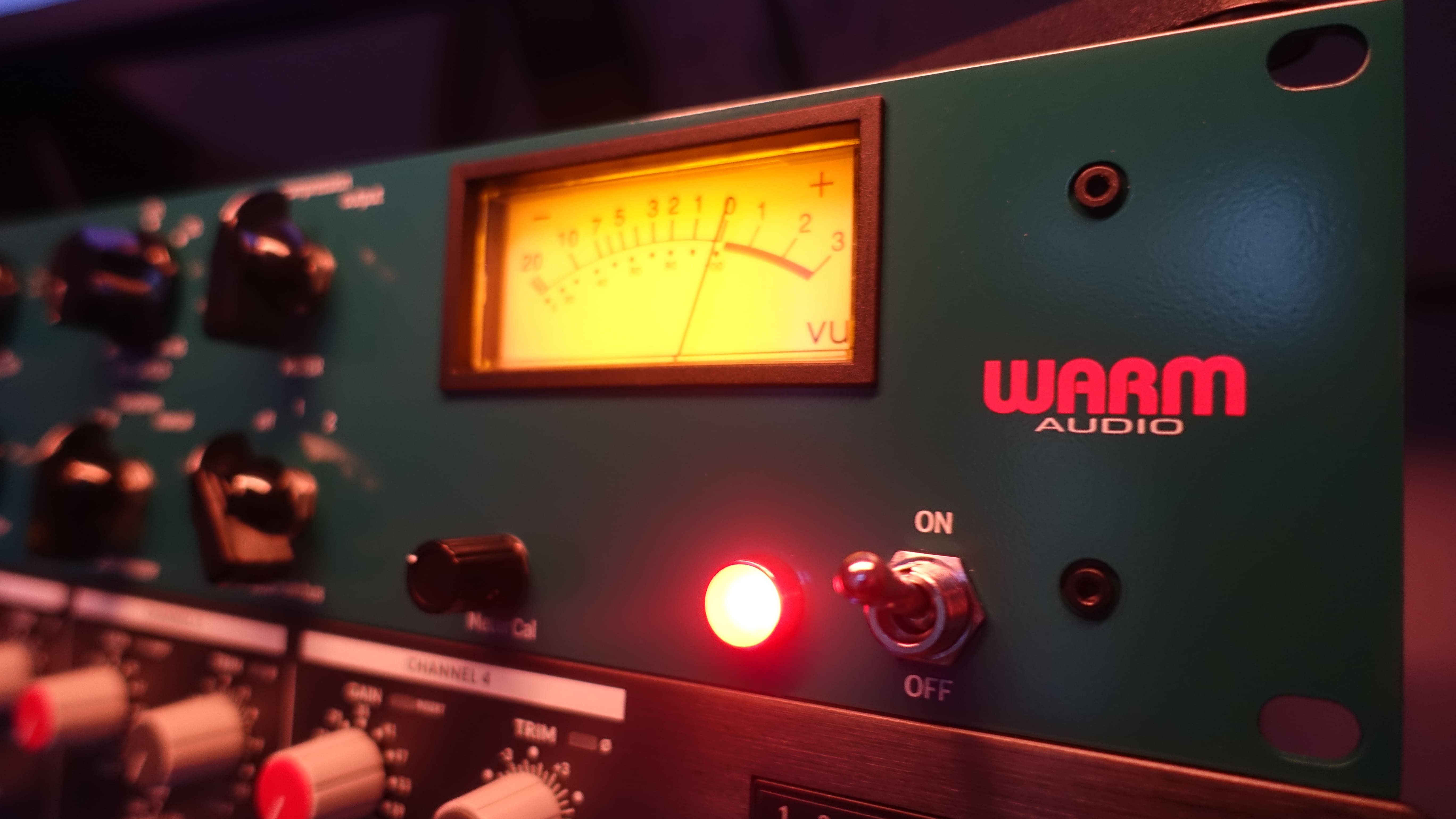 Warm Audio — Compression a lampes